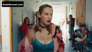 IVA KRUNTORADOVA nude in Sex O’clock