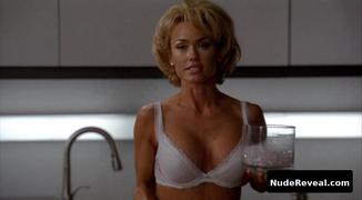 KELLY CARLSON nude in Nip/Tuck