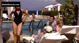 SOFIA VERGARA nude in Modern Family