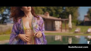 KIARA ADVANI nude in War 2