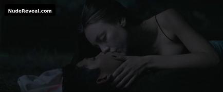 ESTER EXPOSITO nude in Lost in the Night