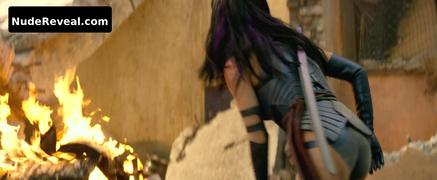 OLIVIA MUNN nude in X-Men: Apocalypse