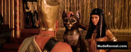 PATRICIA VELASQUEZ nude in The Mummy Returns
