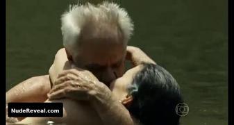 CASSIA KISS nude in Felizes para Sempre?
