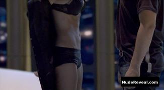 LAURA VANDERVOORT nude in V