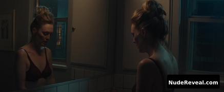 JULIANNE MOORE nude in Gloria Bell