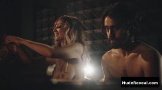 SIMONE SPOLADORE nude in Magnifica 70