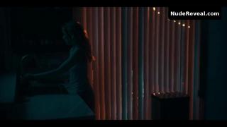 EVELYNE BROCHU nude in Chouchou