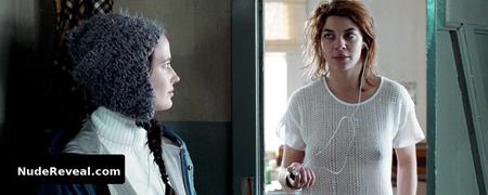 NATALIA TENA nude in Womb