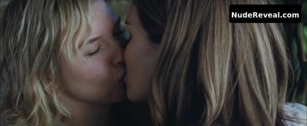RENEE ZELLWEGER nude in Bridget Jones: The Edge of Reason