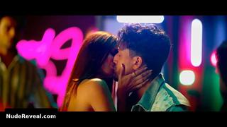 TARA SUTARIA nude in Heropanti 2