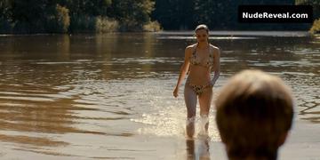 GINA ALICE STIEBITZ nude in Dark