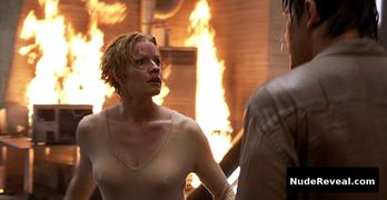 ELISABETH SHUE nude in Hollow Man