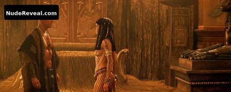 PATRICIA VELASQUEZ nude in The Mummy Returns