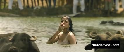 ANUSHKA SHARMA nude in Matru Ki Bijlee Ka Mandola