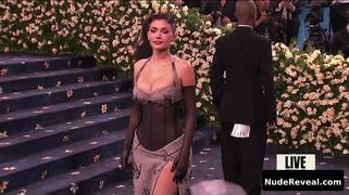 KYLIE JENNER nude in E! Live From the Red Carpet