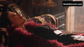 CATHERINE ZETA-JONES nude in The Haunting