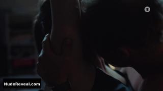 EMILY COX nude in Hartwig Seeler - Ein neues Leben