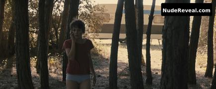 JASMINE TRINCA nude in Honey