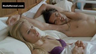 KRISTEN BELL nude in Forgetting Sarah Marshall
