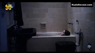 LEANDRA LEAL nude in O Rio Nos Pertence