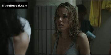 MANON AZEM nude in Prise Au Piege