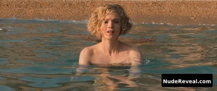 ELENA KAMPOURIS nude in My Big Fat Greek Wedding 3