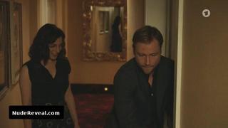 ANTJE TRAUE nude in Die Freundin meiner Mutter