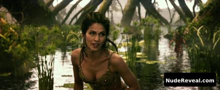 ELODIE YUNG nude in Gods of Egypt
