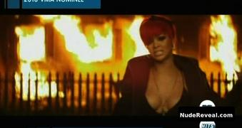 RIHANNA nude in Eminem: Love the Way You Lie