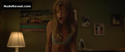 SAMARA WEAVING nude in The Valet