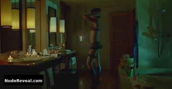 KALI HAWK nude in Couples Retreat