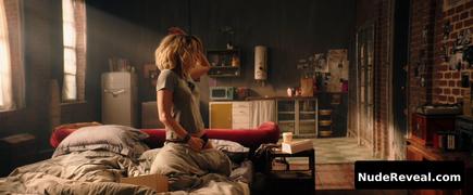 KATE BECKINSALE nude in Jolt