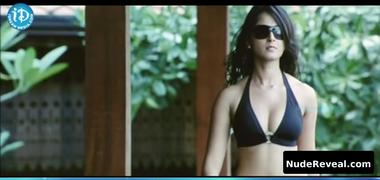 ANUSHKA SHETTY nude in Billa Telugu