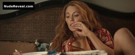 BLAKE LIVELY nude in It Ends with Us