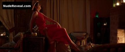 CAMILLE ROWE nude in Un Mariage Sans Fin