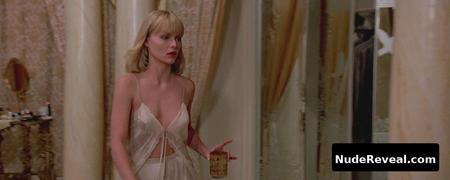 MICHELLE PFEIFFER nude in Scarface