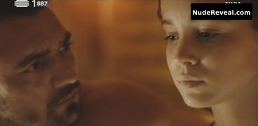 ALBA BAPTISTA nude in Filha da Lei