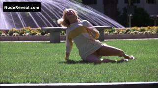GOLDIE HAWN nude in Protocol