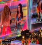 SHAKIRA nude in Arte Concert