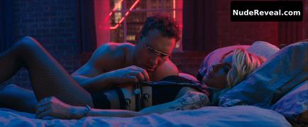KATE BECKINSALE nude in Jolt