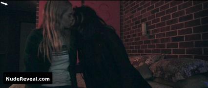 SAMARA WEAVING nude in Bad Girl