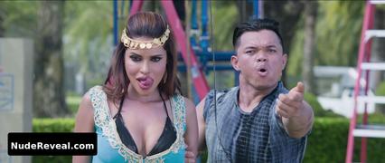 GIZELE THAKRAL nude in Kya Kool Hain Hum 3