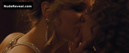 JENNIFER LAWRENCE nude in American Hustle