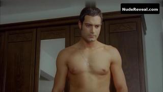 BEREN SAAT nude in Gecenin Kanatlari