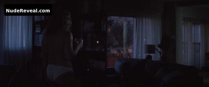 VIRGINIE EFIRA nude in Les enfants des autres