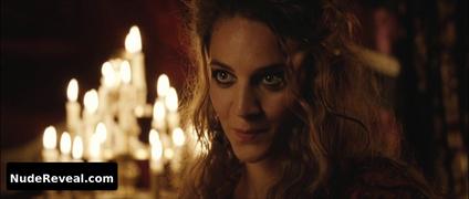 STEFANIE STAPPENBECK nude in 1 1/2 Ritter - Auf der Suche nach der hinreibenden Herzelinde