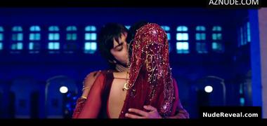 RAKUL PREET SINGH nude in Yaariyan