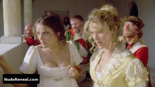 ELIZABETH HURLEY nude in Sharpe