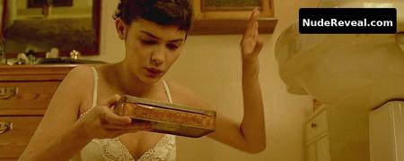 AUDREY TAUTOU nude in Amelie